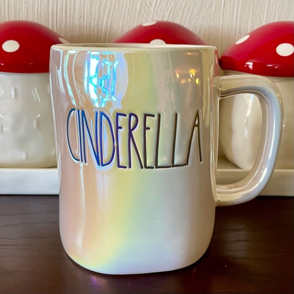 Disney PRINCESS CINDERELLA BIG Mug RAE DUNN ARTISAN COLLECTION BY MAGENTA NWT - Picture 3 of 10